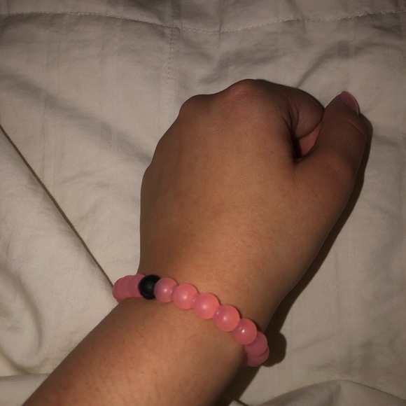 Authentic Lokai pink breast cancer bracelet - Picture 4 of 4